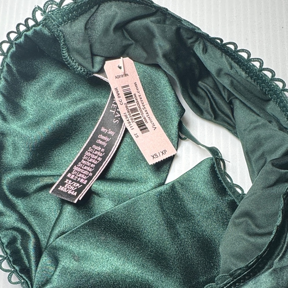 VS Cheeky Panty Bundle XS - Picture 7 of 9